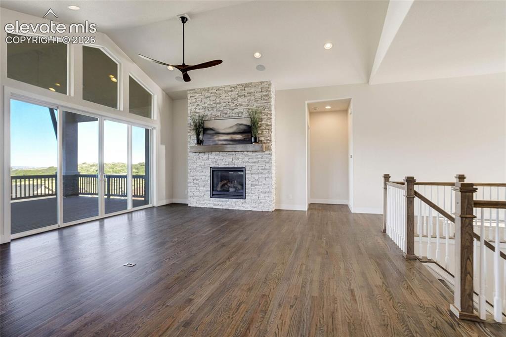 Image 18 of 50: Natural light in every room