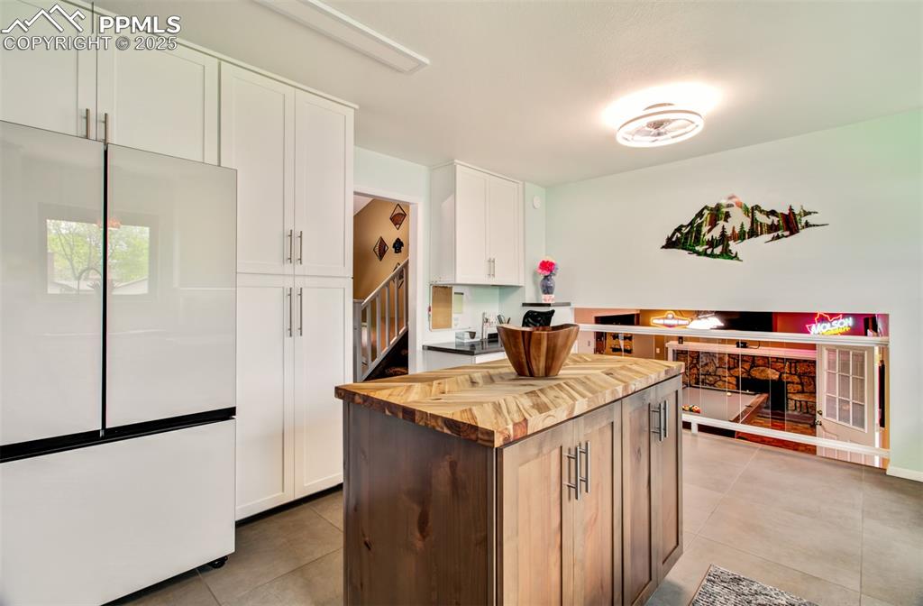 Image 12 of 43: Kitchen