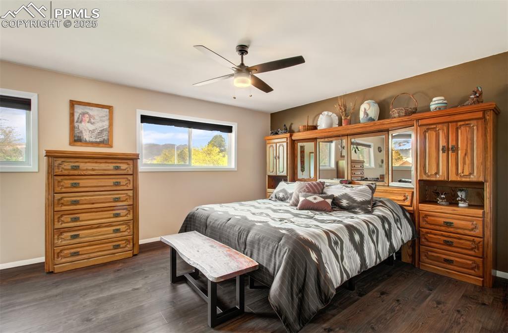 Image 16 of 43: Bedroom