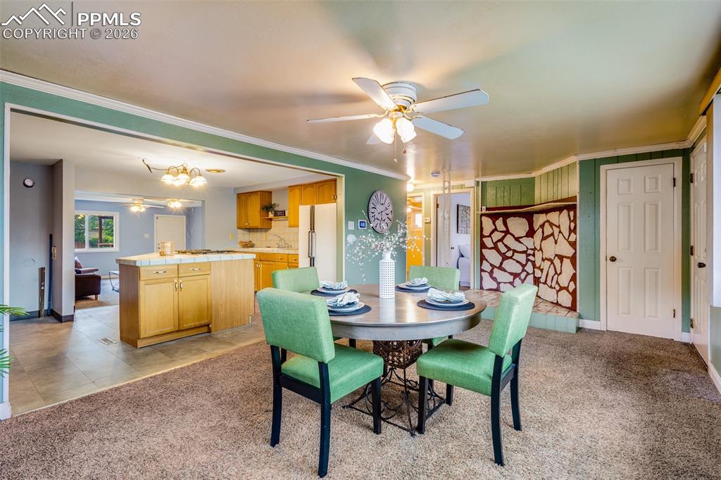 Image 3 of 19: Dining Area