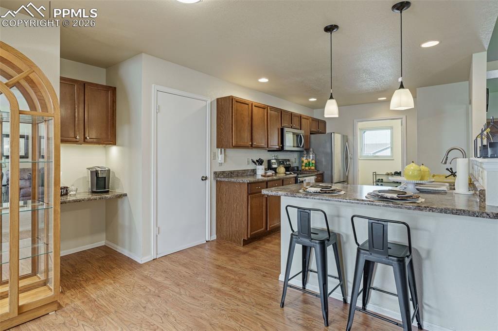 Image 13 of 40: Kitchen