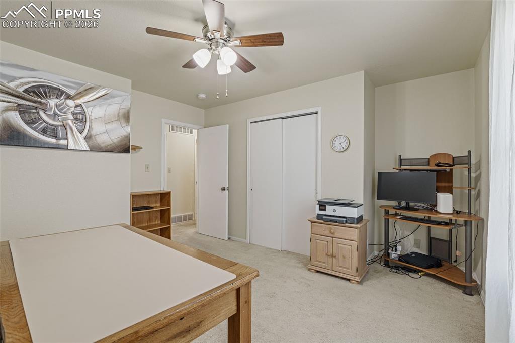 Image 26 of 40: Office