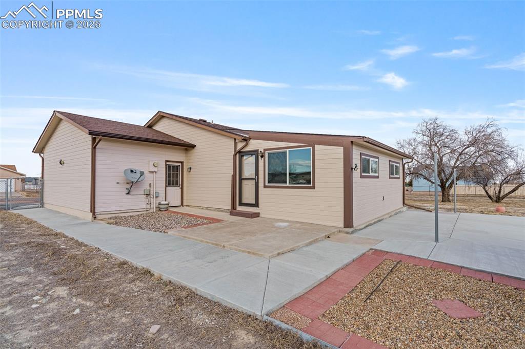 Image 38 of 40: Front of Structure