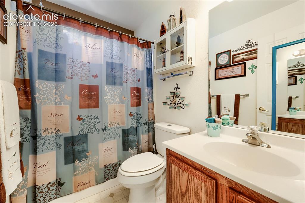 Image 14 of 22: Bathroom
