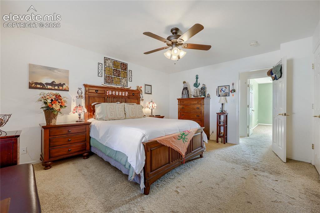 Image 8 of 22: Bedroom