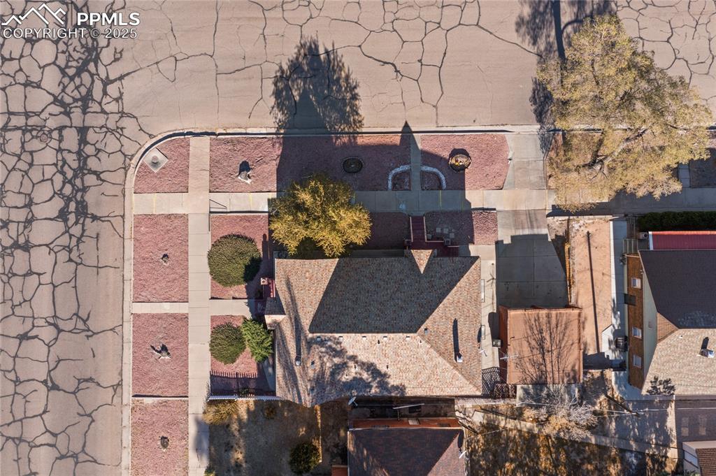 Image 31 of 31: Drone / aerial top view