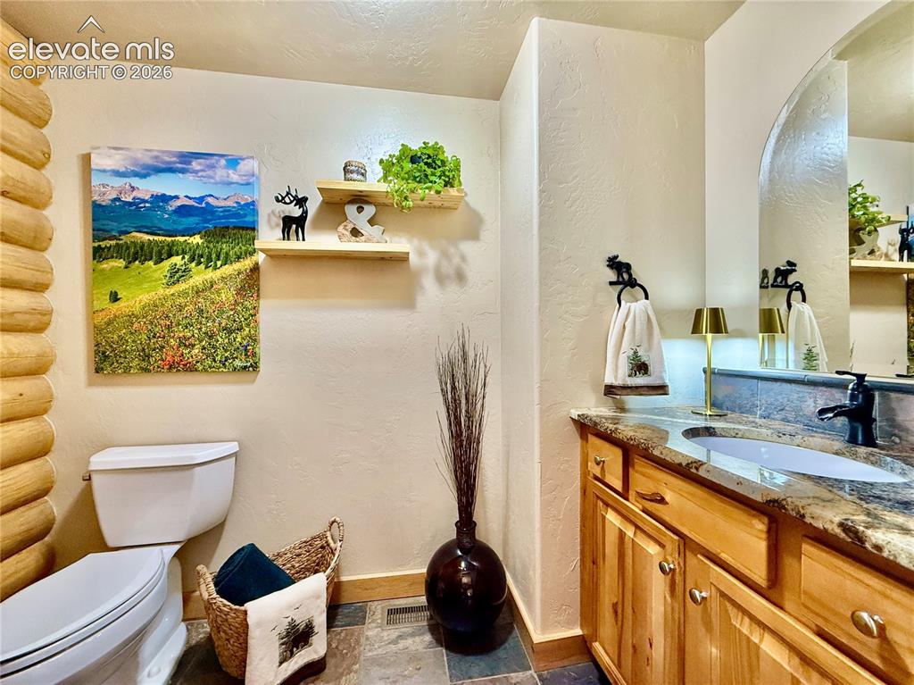 Image 15 of 35: Bathroom