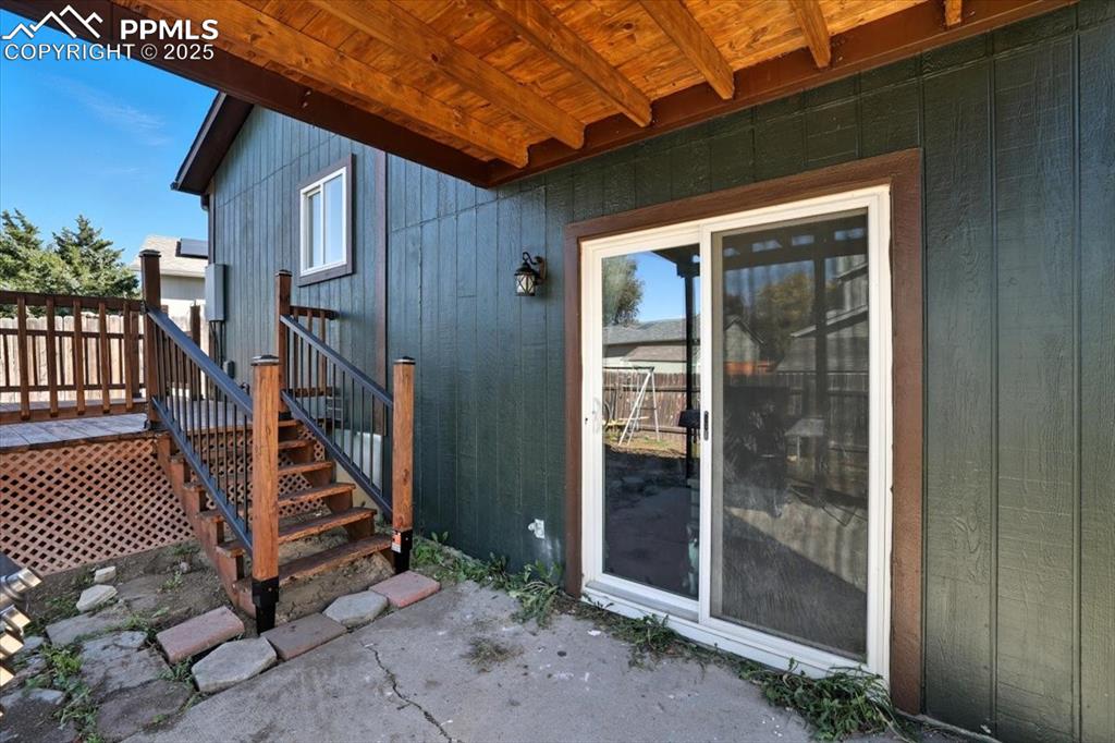 Image 26 of 43: Entry