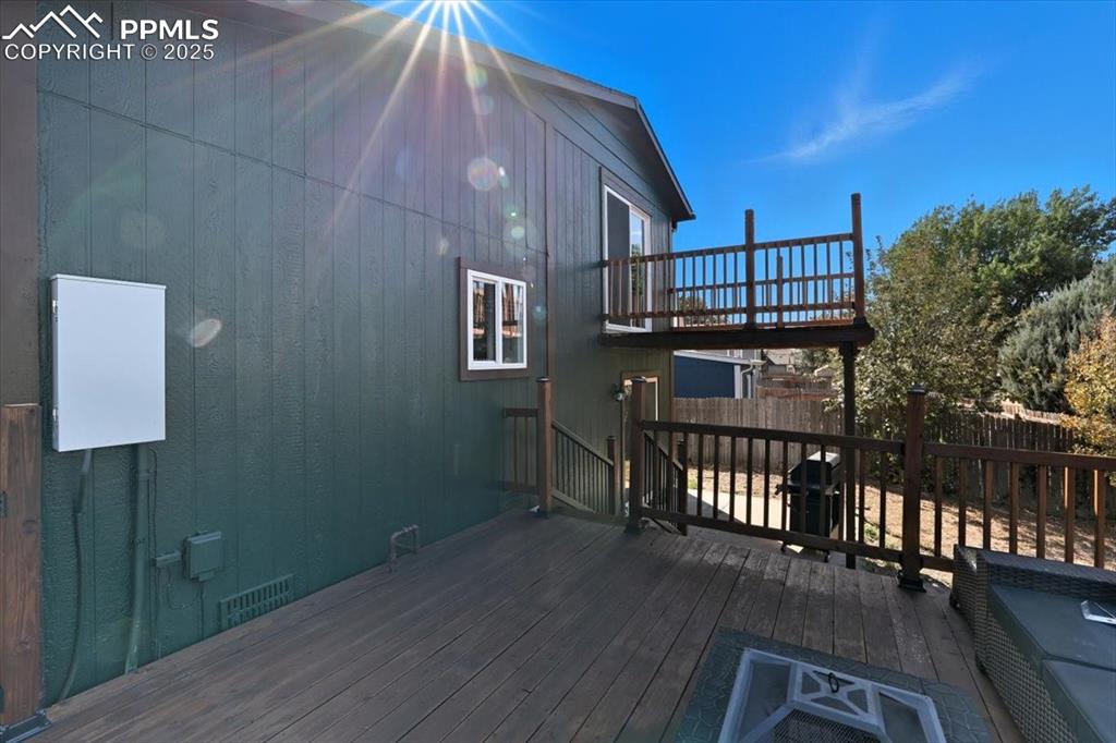 Image 28 of 43: Deck