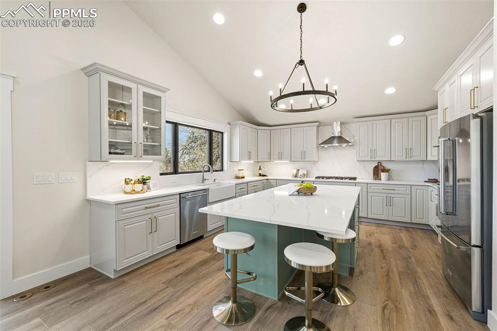 Image 17 of 50: Kitchen