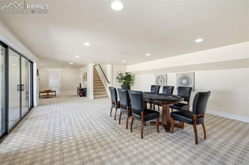 Image 35 of 50: Dining Area