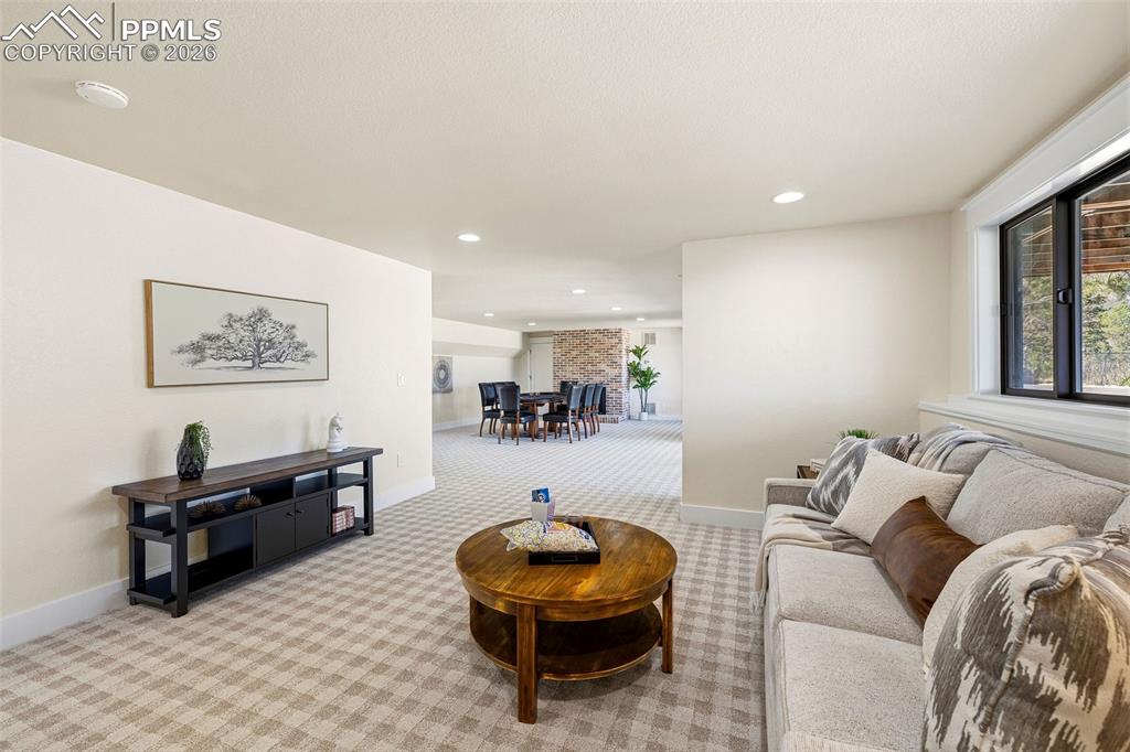 Image 37 of 50: Living Room