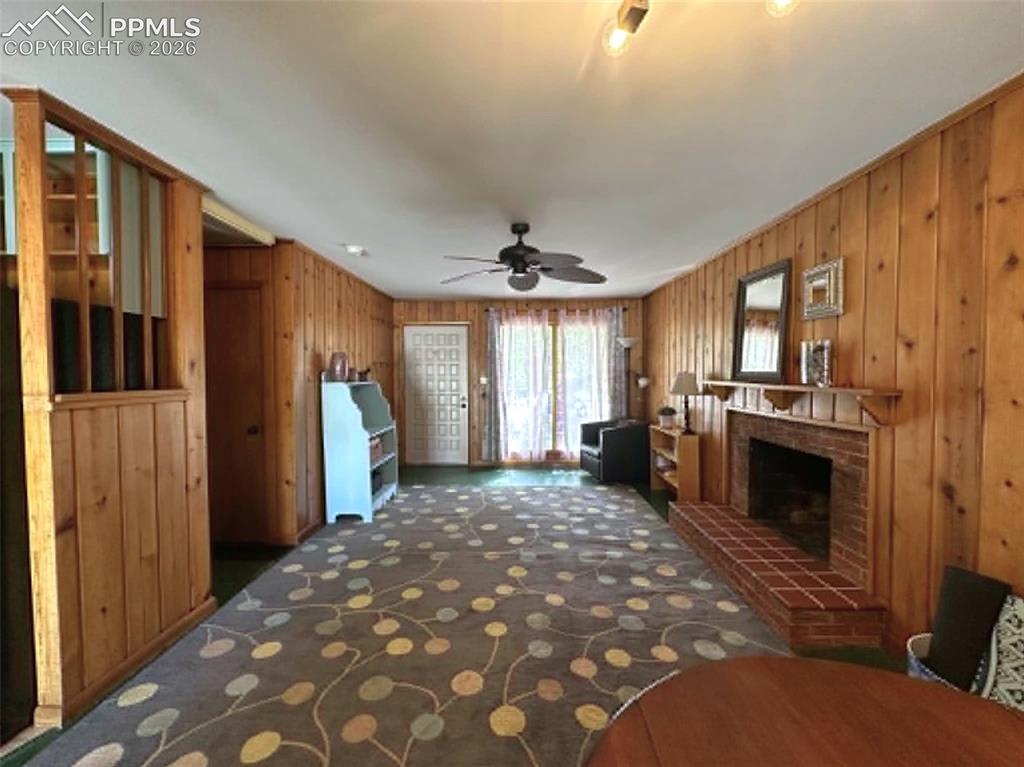 Image 8 of 27: Living Room