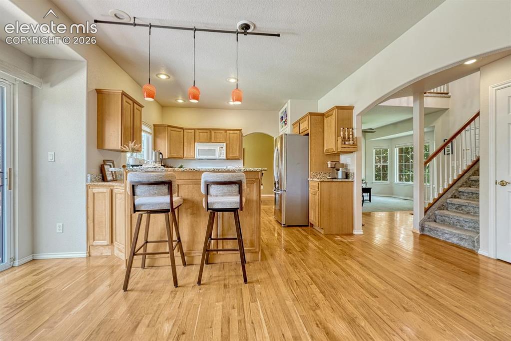 Image 7 of 49: Kitchen