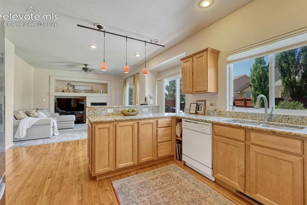 Image 8 of 49: Kitchen