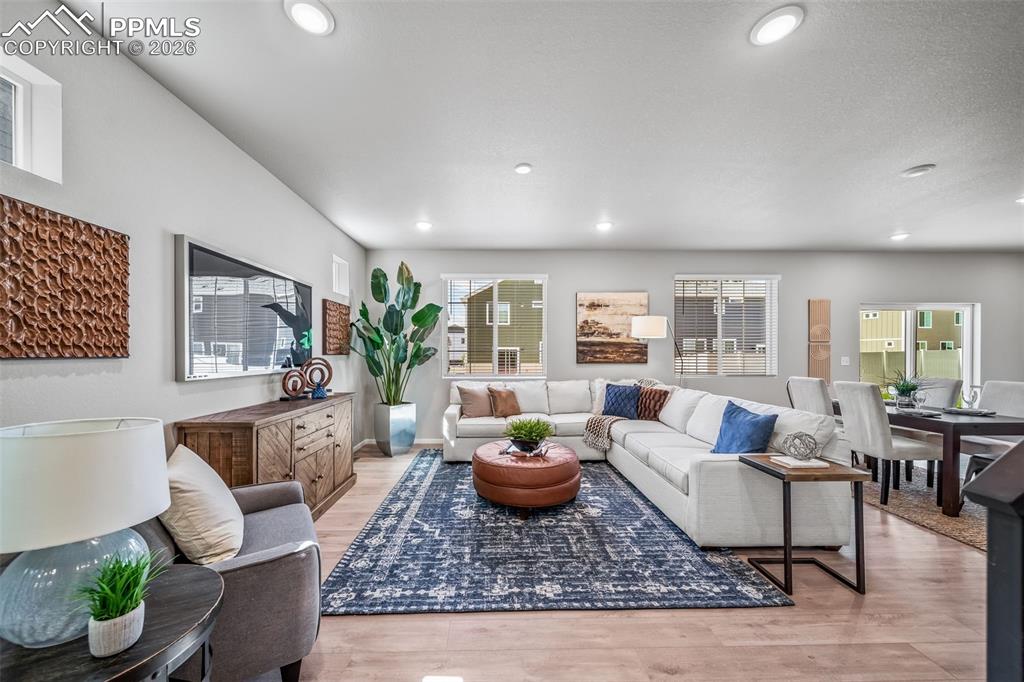 Image 17 of 25: Photos of a model home