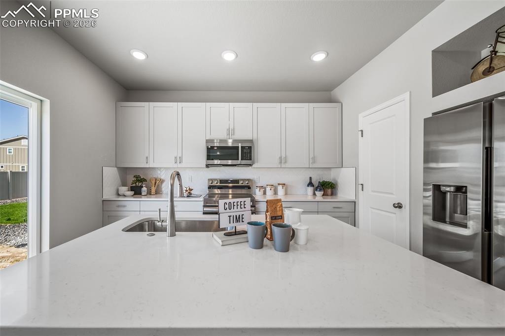 Image 18 of 25: Photos of a model home