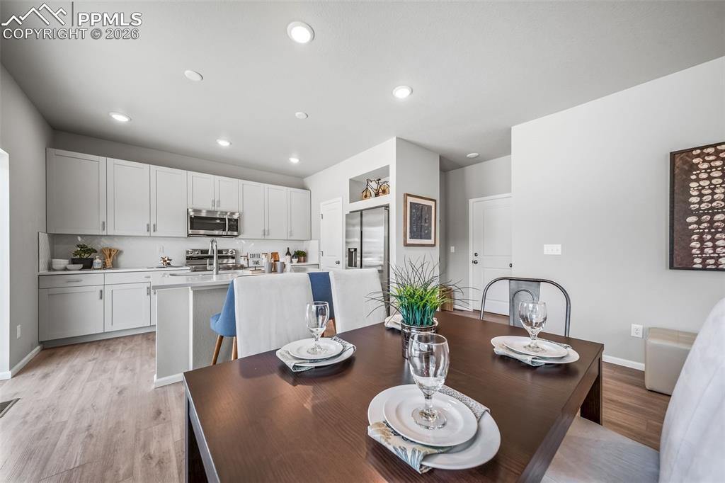 Image 8 of 25: Photos of a model home