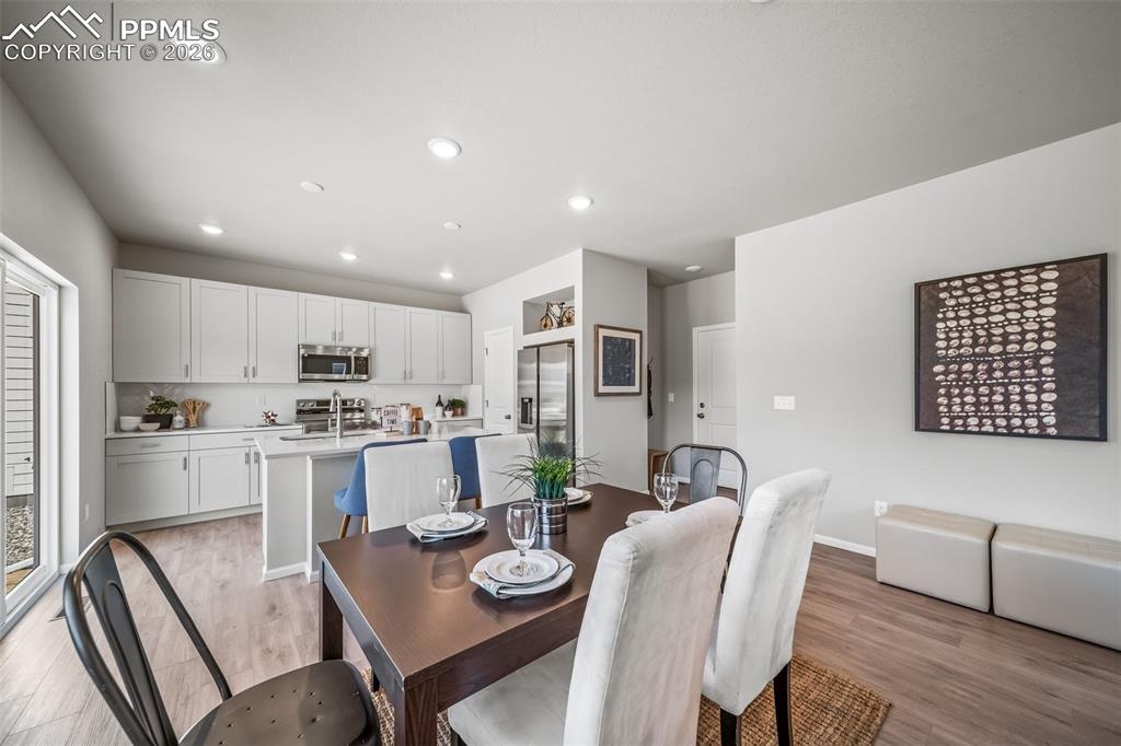 Image 9 of 25: Photos of a model home