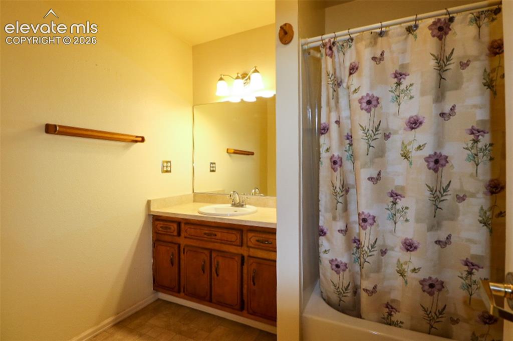 Image 17 of 22: Bathroom
