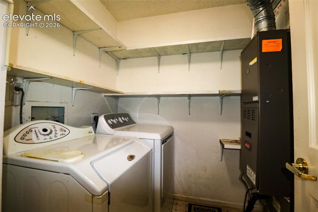 Image 19 of 22: Laundry