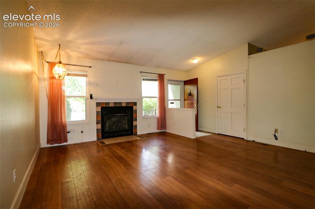 Image 5 of 22: Living Room