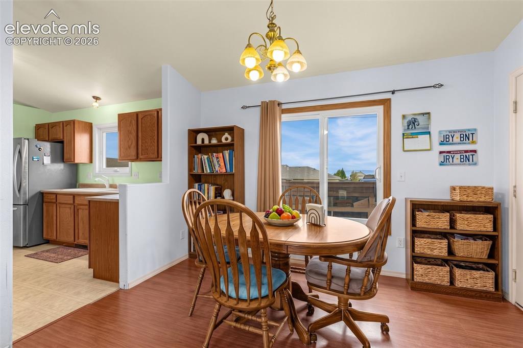 Image 8 of 20: Dining Area