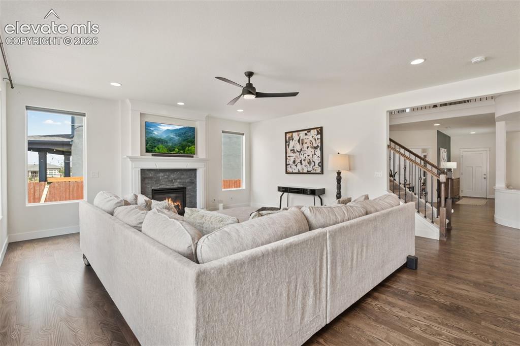 Image 12 of 50: Living Room