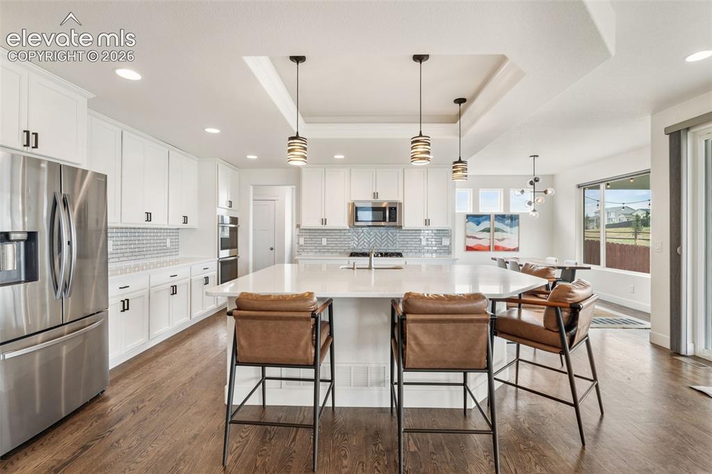 Image 15 of 50: Kitchen