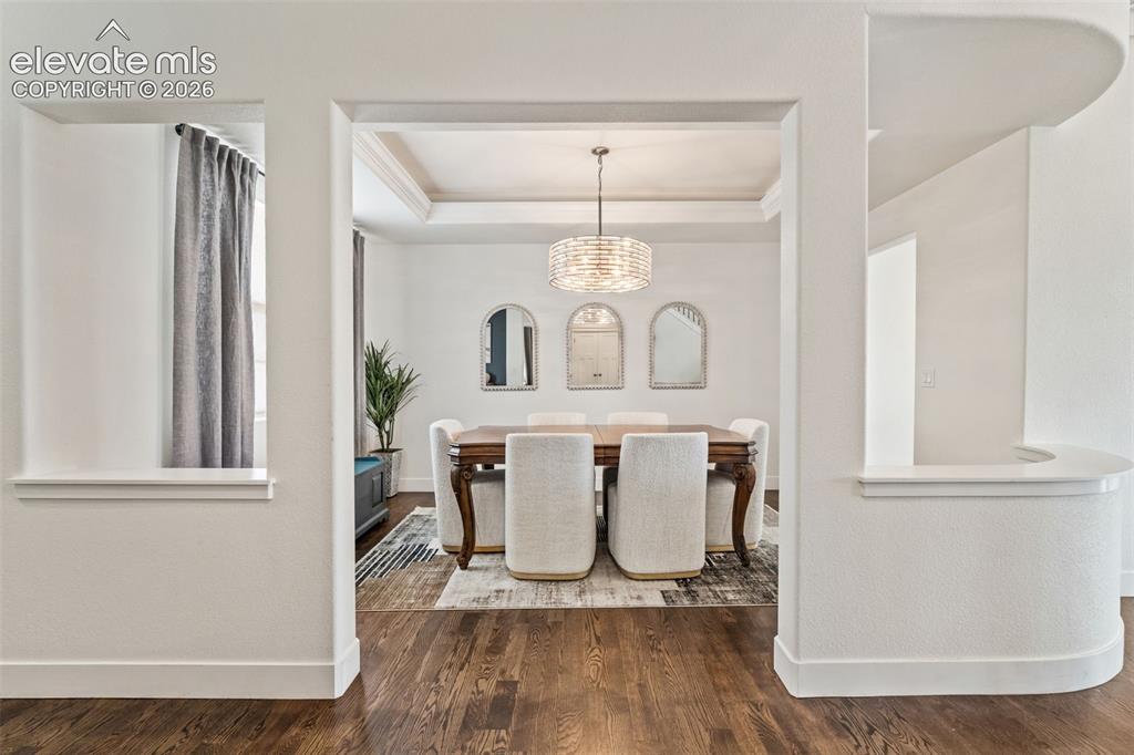 Image 7 of 50: Dining Room