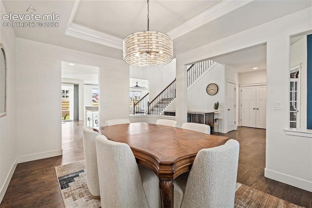 Image 8 of 50: Dining Room