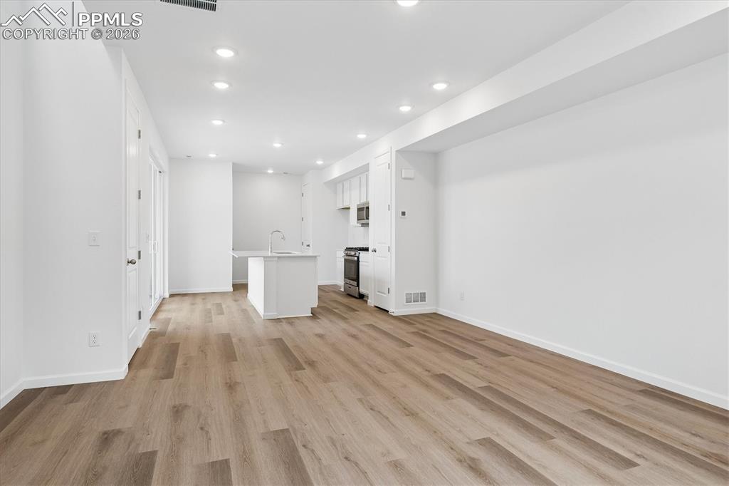 Image 2 of 20: No Description Available