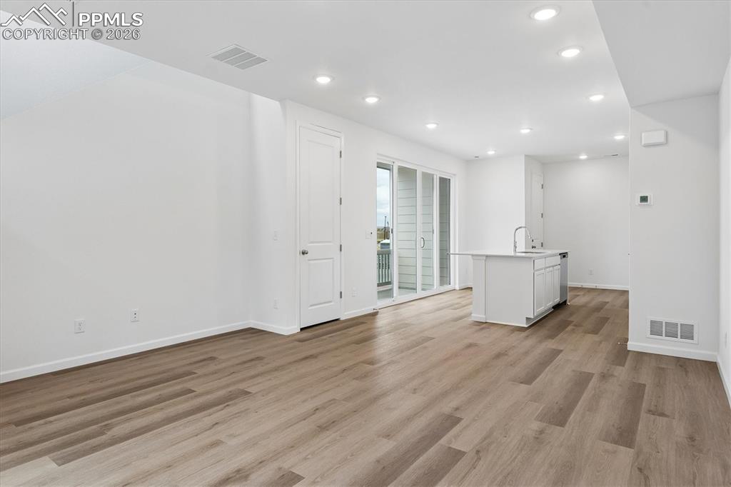 Image 3 of 20: No Description Available