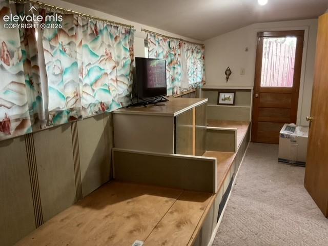 Image 26 of 36: Additional sleeping area