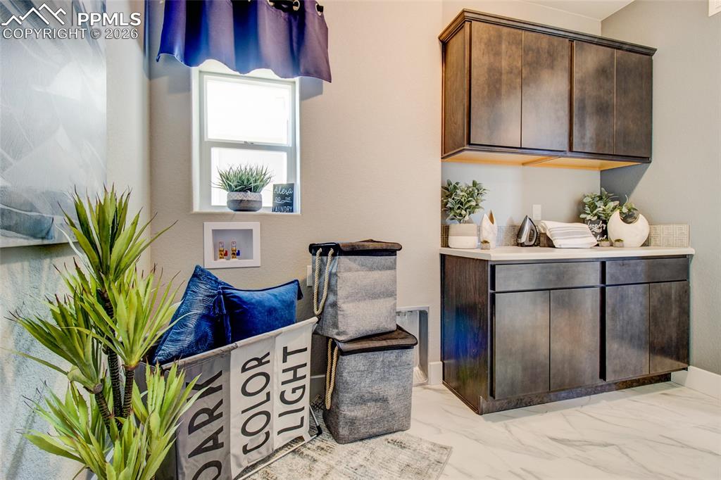 Image 20 of 30: Sitting Room