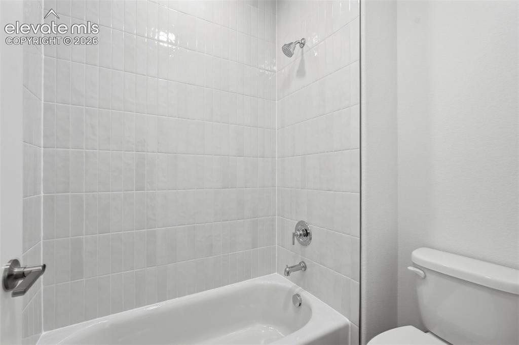 Image 42 of 49: Bathroom