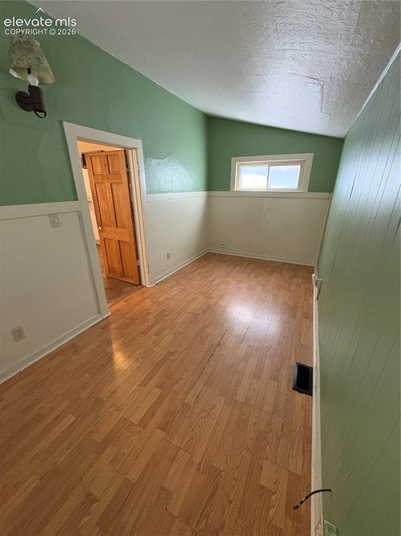 Image 9 of 23: Bedroom