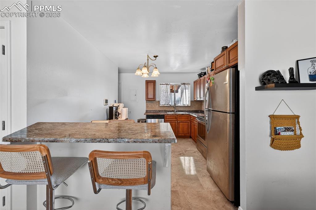 Image 8 of 24: Kitchen