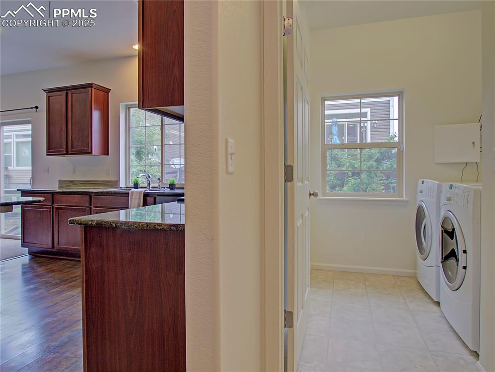 Image 15 of 30: Laundry