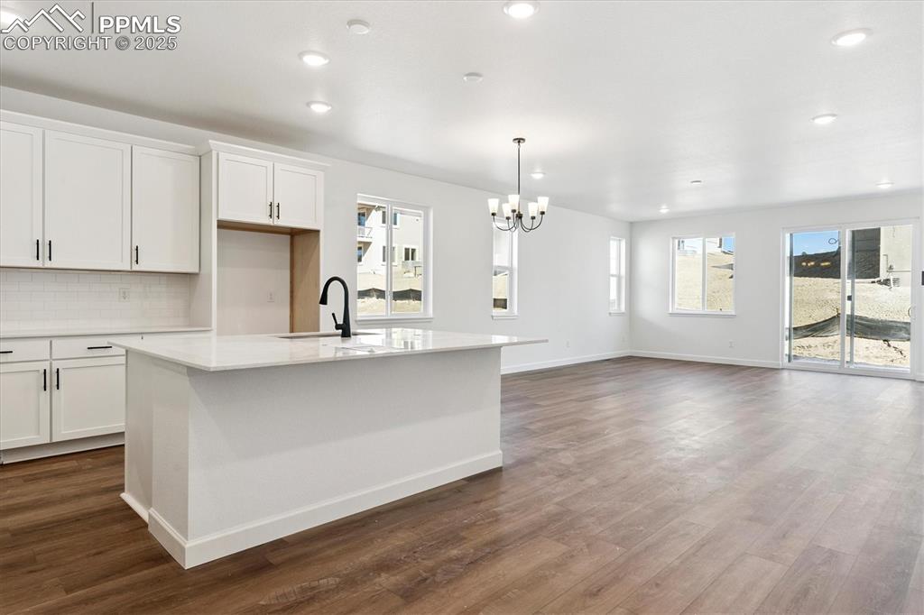 Image 6 of 20: Kitchen