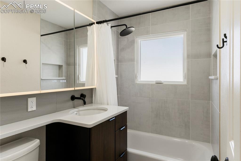 Image 7 of 29: Primary