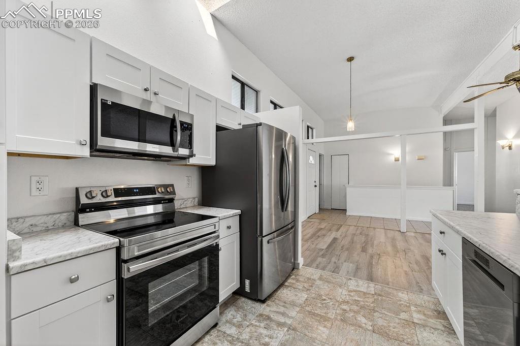 Image 9 of 49: Kitchen