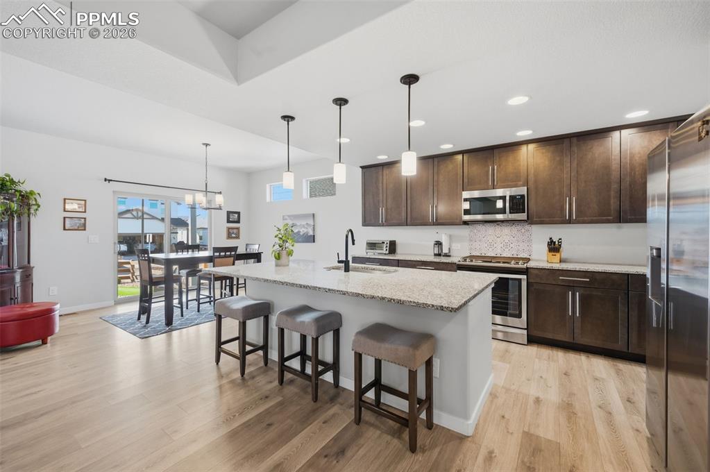 Image 10 of 33: Kitchen