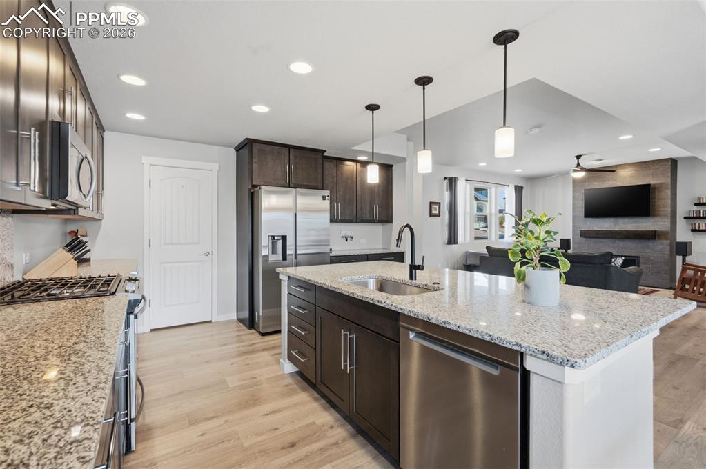 Image 11 of 33: Kitchen