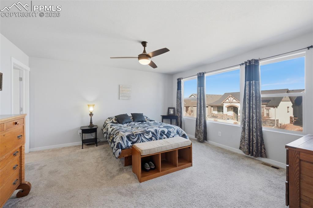 Image 15 of 33: Bedroom