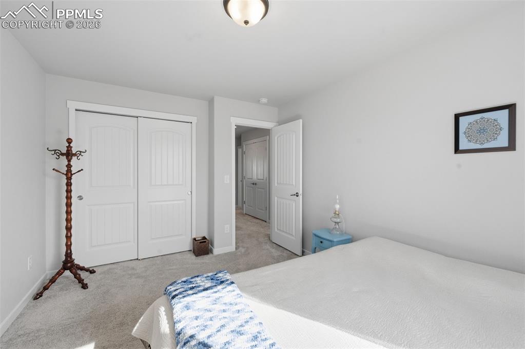 Image 22 of 33: Bedroom