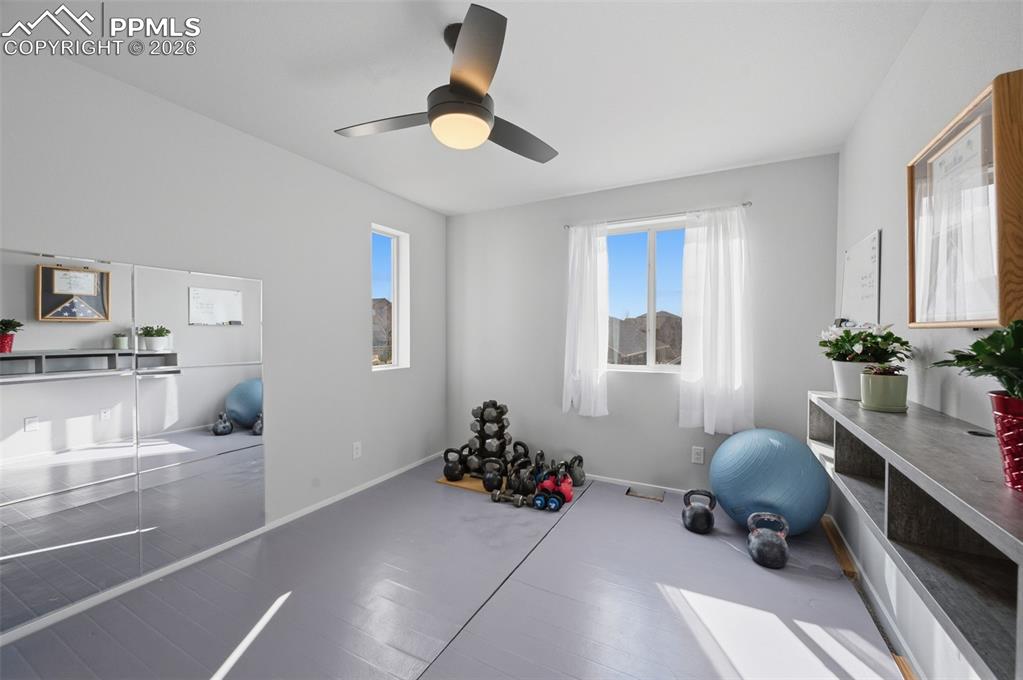 Image 25 of 33: Bedroom