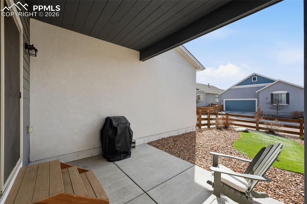 Image 29 of 33: Patio