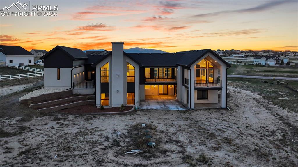 Image 2 of 50: Back of Structure