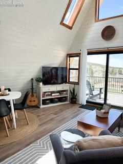 Image 11 of 36: Living Room